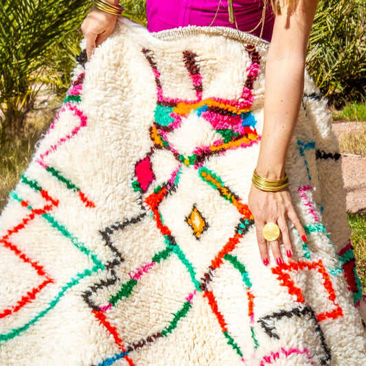 Tapis Azilal fluo, 100% laine et motifs géométriques colorés