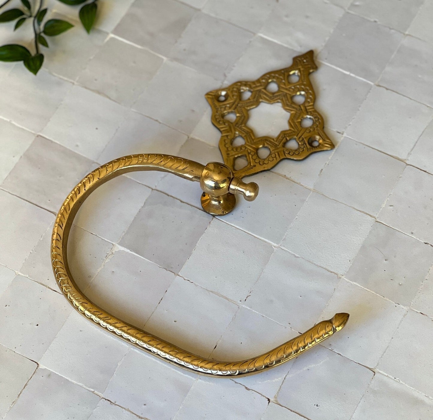 Hand towel holder