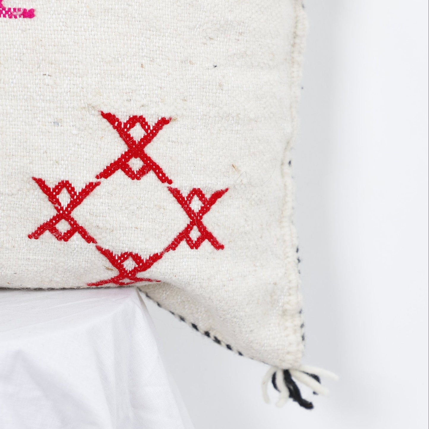 Handcrafted Moroccan Kilim Pillow Cover – Bohemian Wool Decorative Throw Pillow