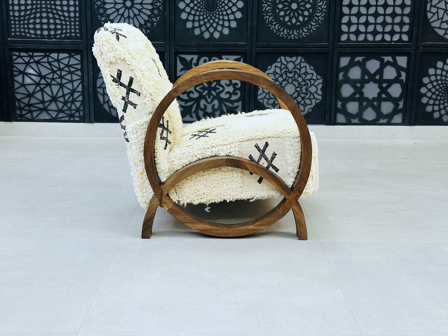 Chic moroccan walnut wood