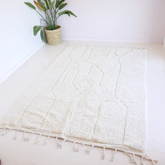 Tapis berbère Beni Ouarain blanc et lignes nues