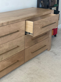 WH Dresser