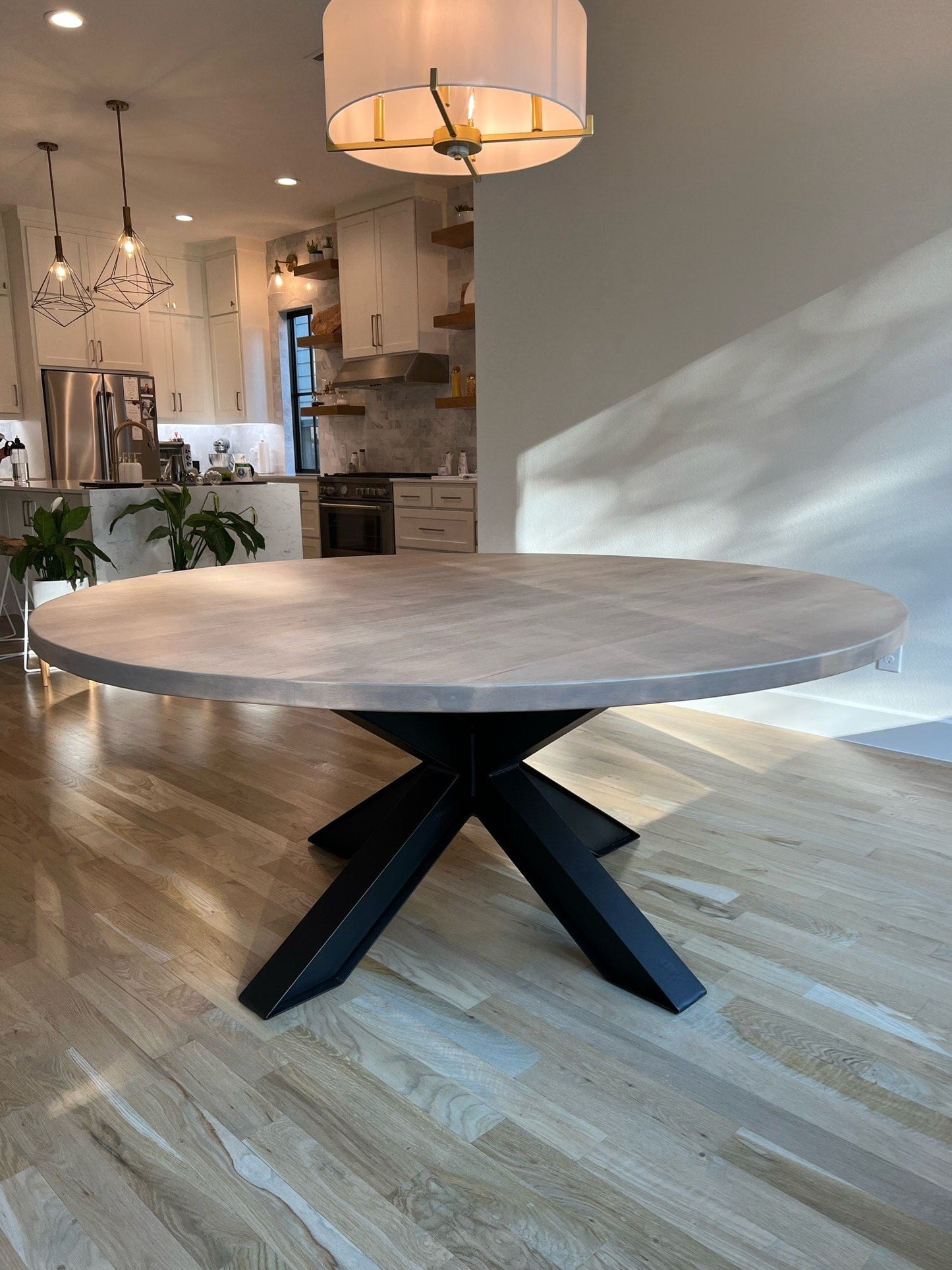 72" Spider Round Dining Table