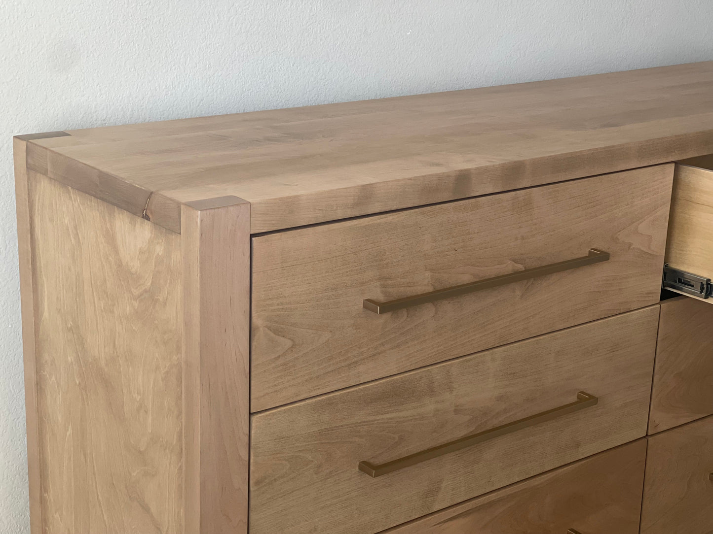 WH Dresser