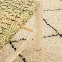 Banc berbère traditionnel en bois brut et tressage naturel