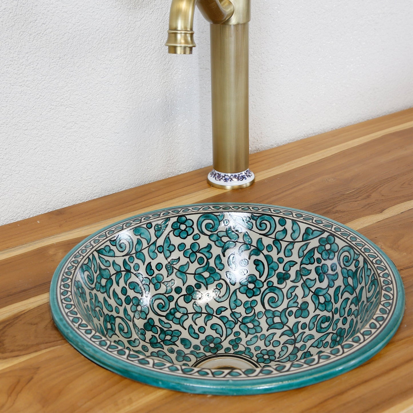 Guest toilet sink