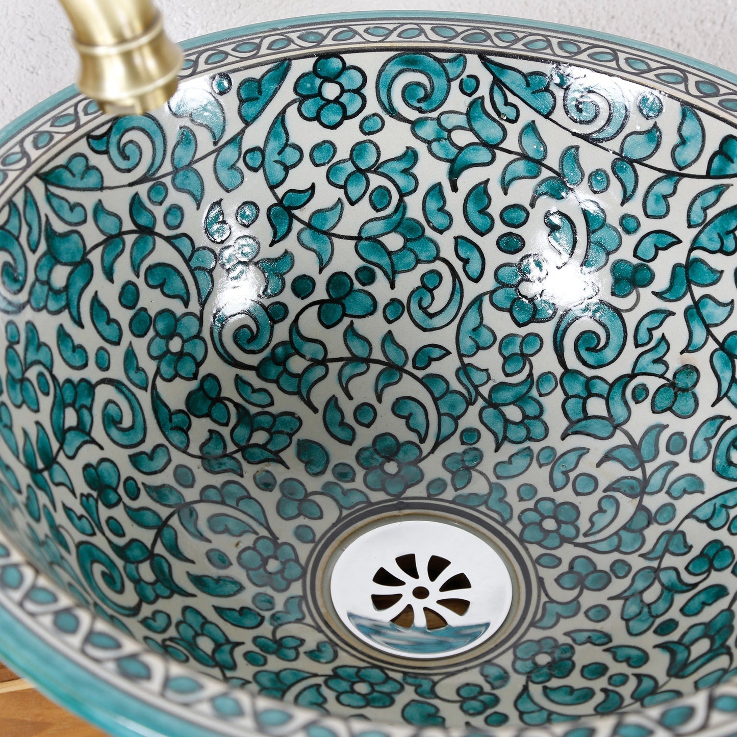 Guest toilet sink