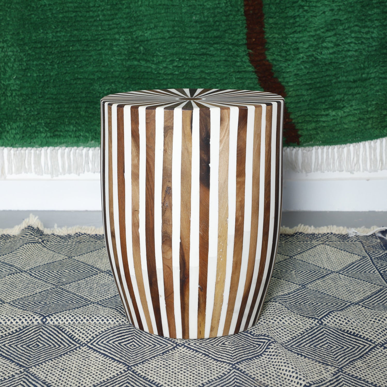 SIDE GEOMETRIC TABLE