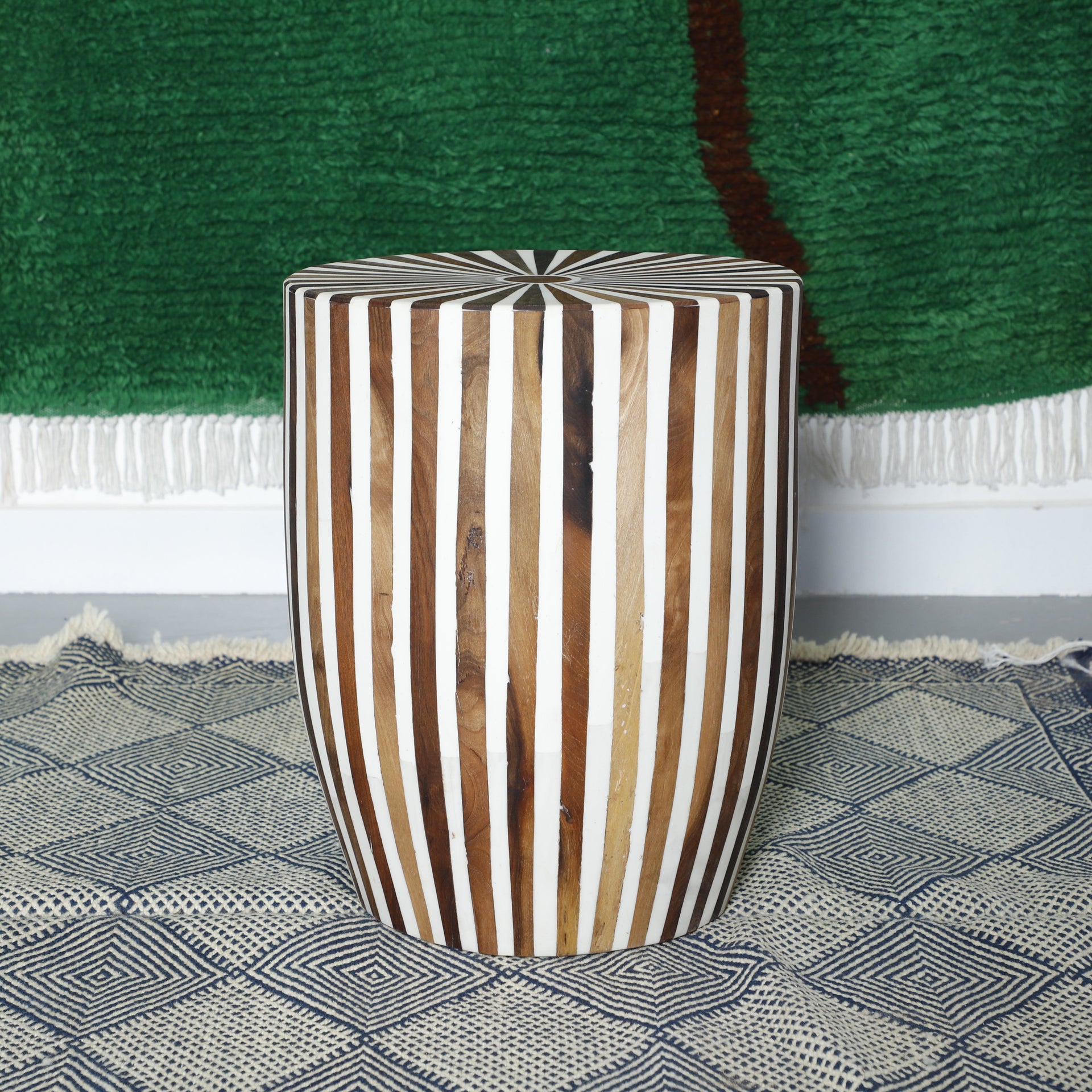 SIDE GEOMETRIC TABLE