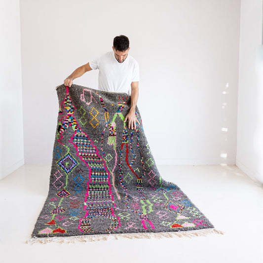 Tapis berbère gris et motifs colorés, Azilal 100% laine