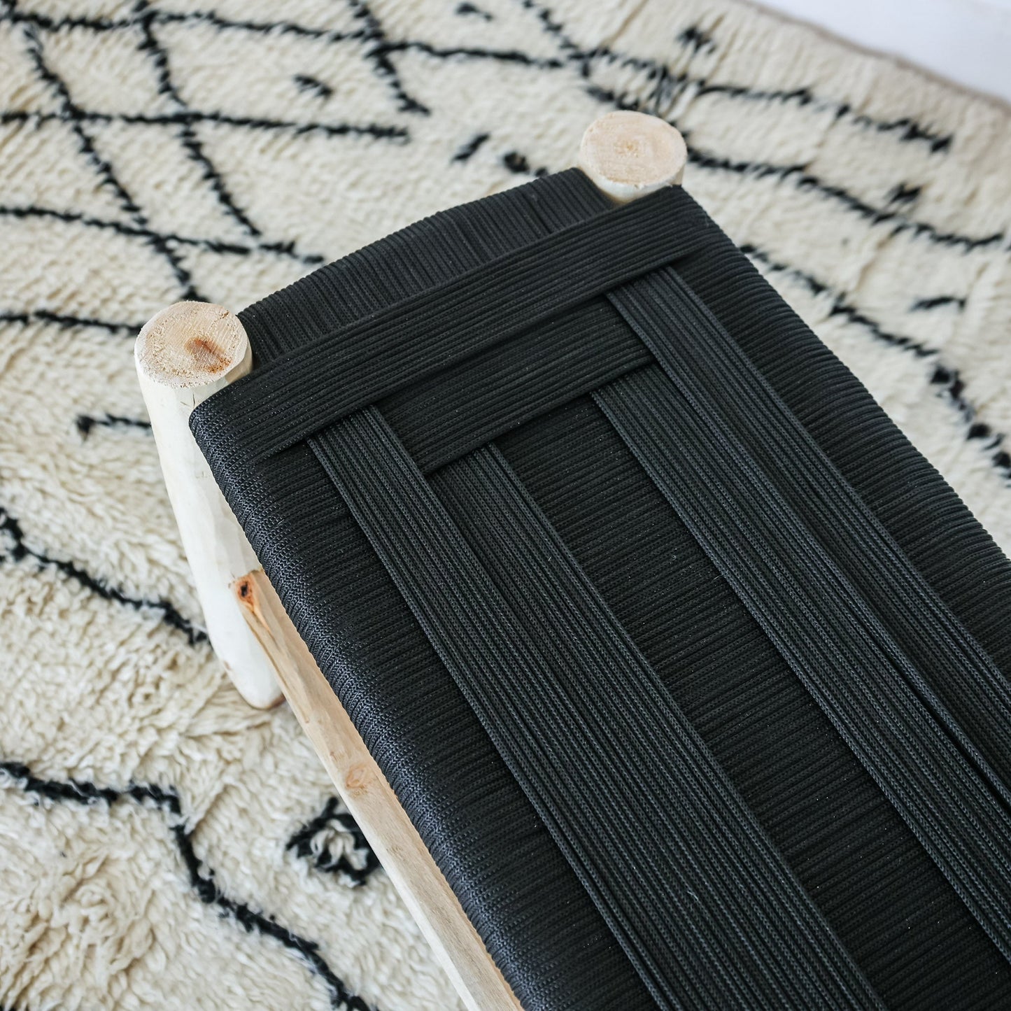 Banc bois marocain et choix du tressage coloré