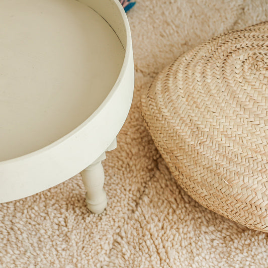 Petite table basse marocaine en bois teinté blanc