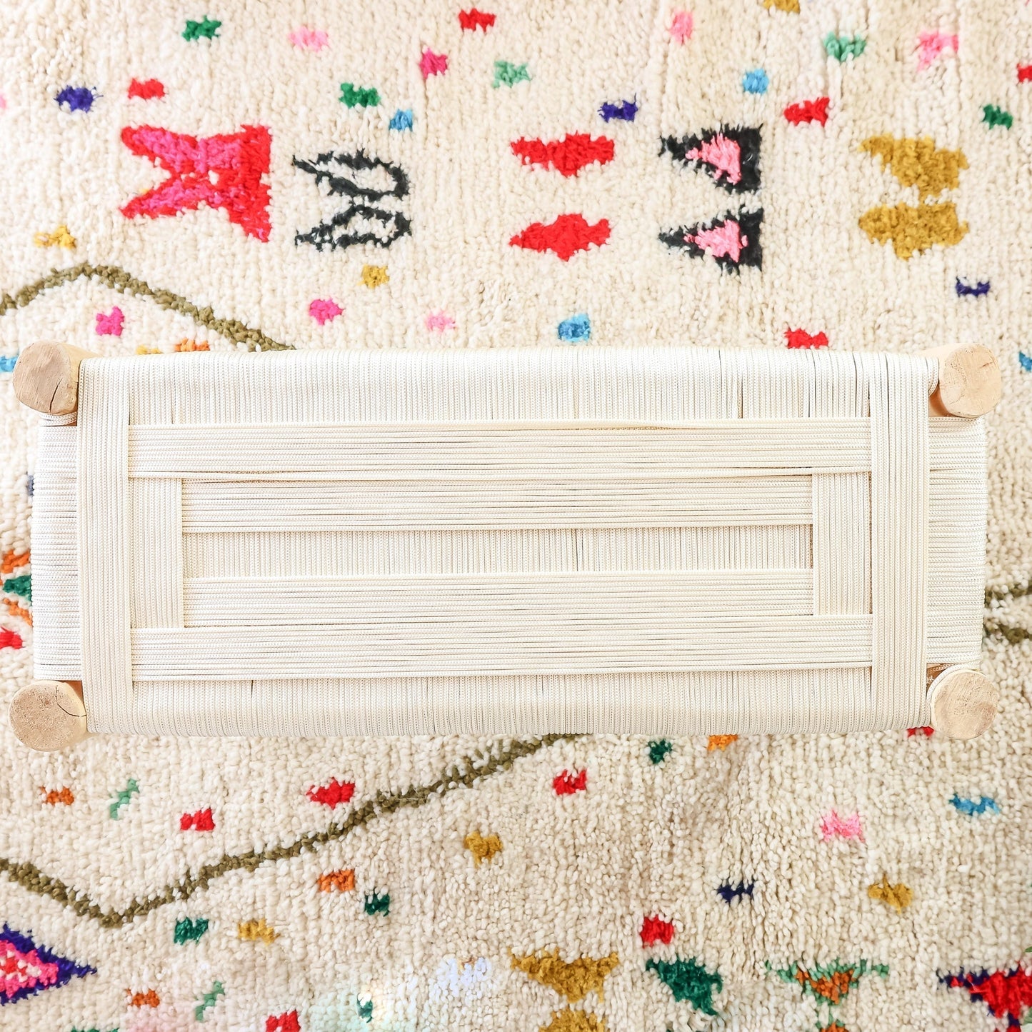 Banc bois marocain et choix du tressage coloré