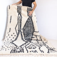 Tapis berbere ecru et noir, Azilal 100% laine