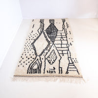 Tapis berbere ecru et noir, Azilal 100% laine
