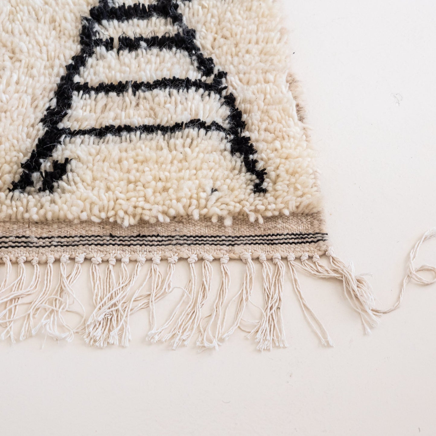 Tapis berbere ecru et noir, Azilal 100% laine