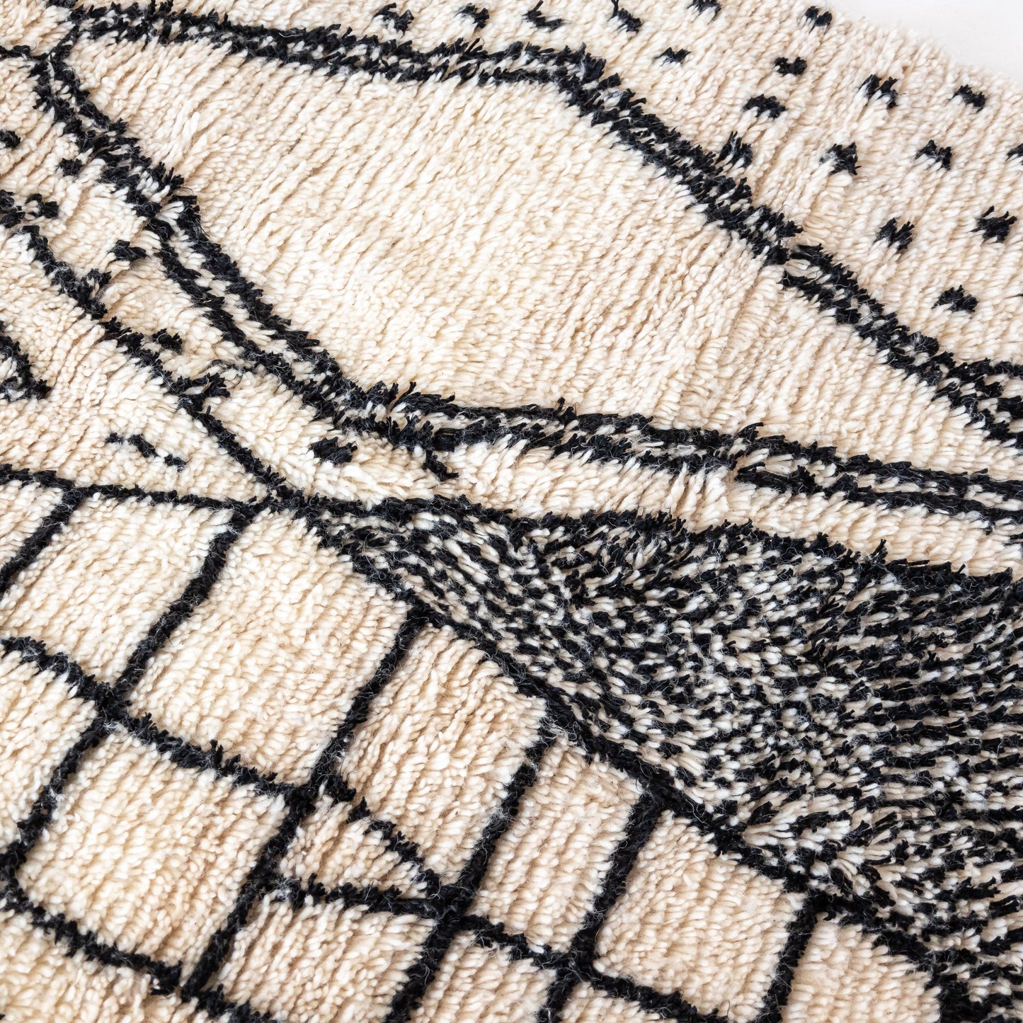 Tapis berbere ecru et noir, Azilal 100% laine