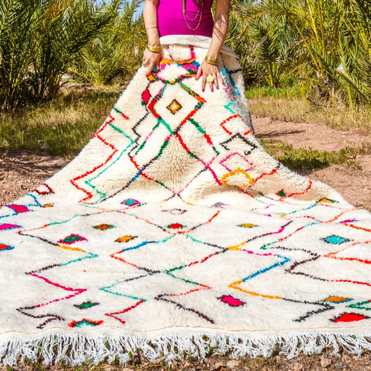 Tapis Azilal fluo, 100% laine et motifs géométriques colorés