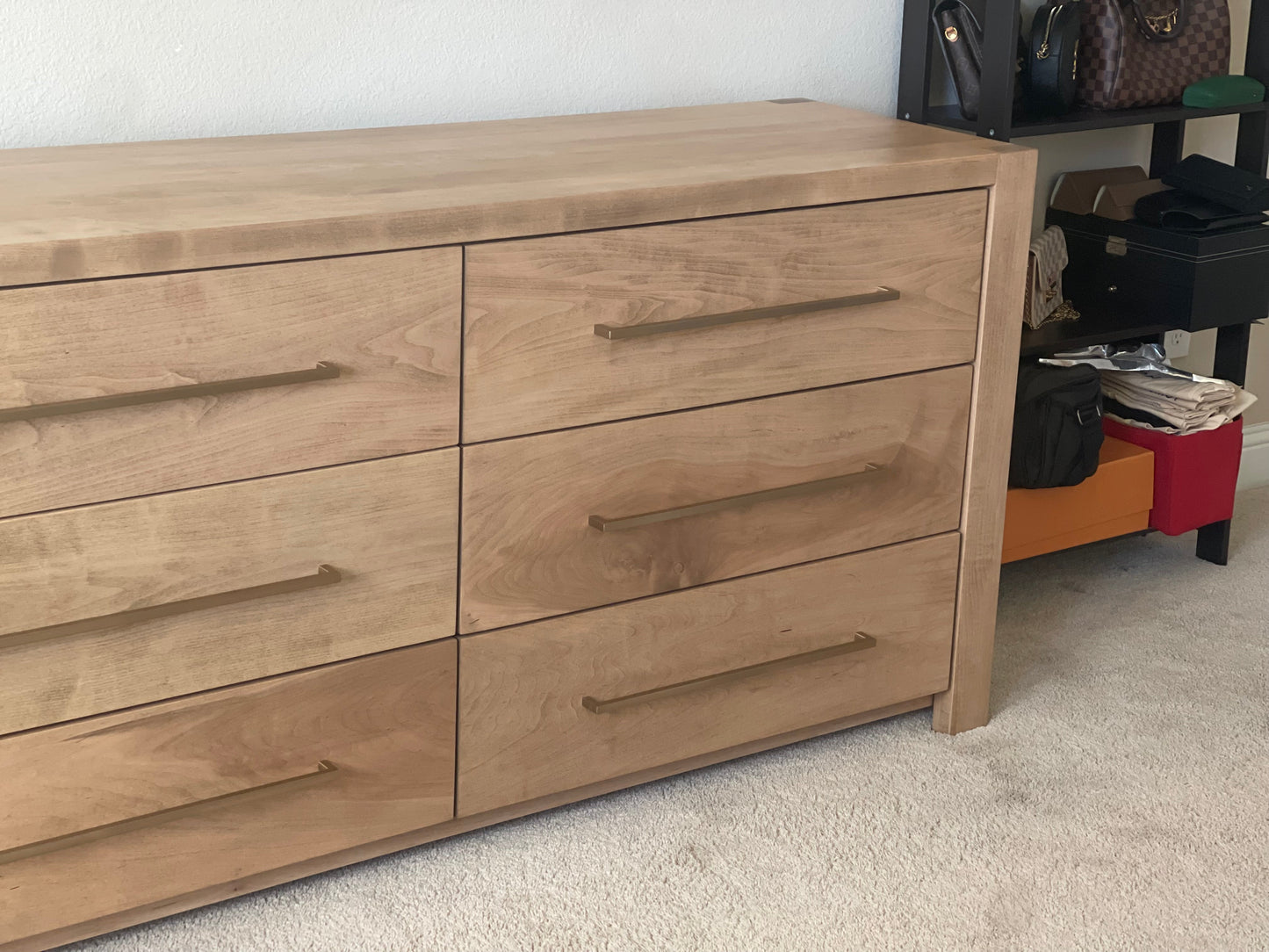 WH Dresser