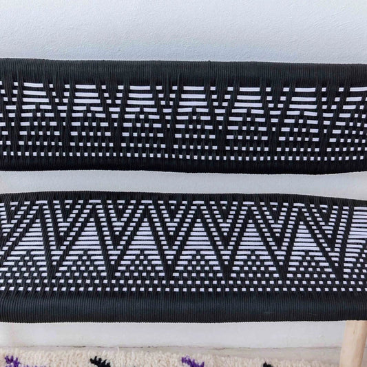 Banc bohème avec dossier et tressage de corde noir et blanc