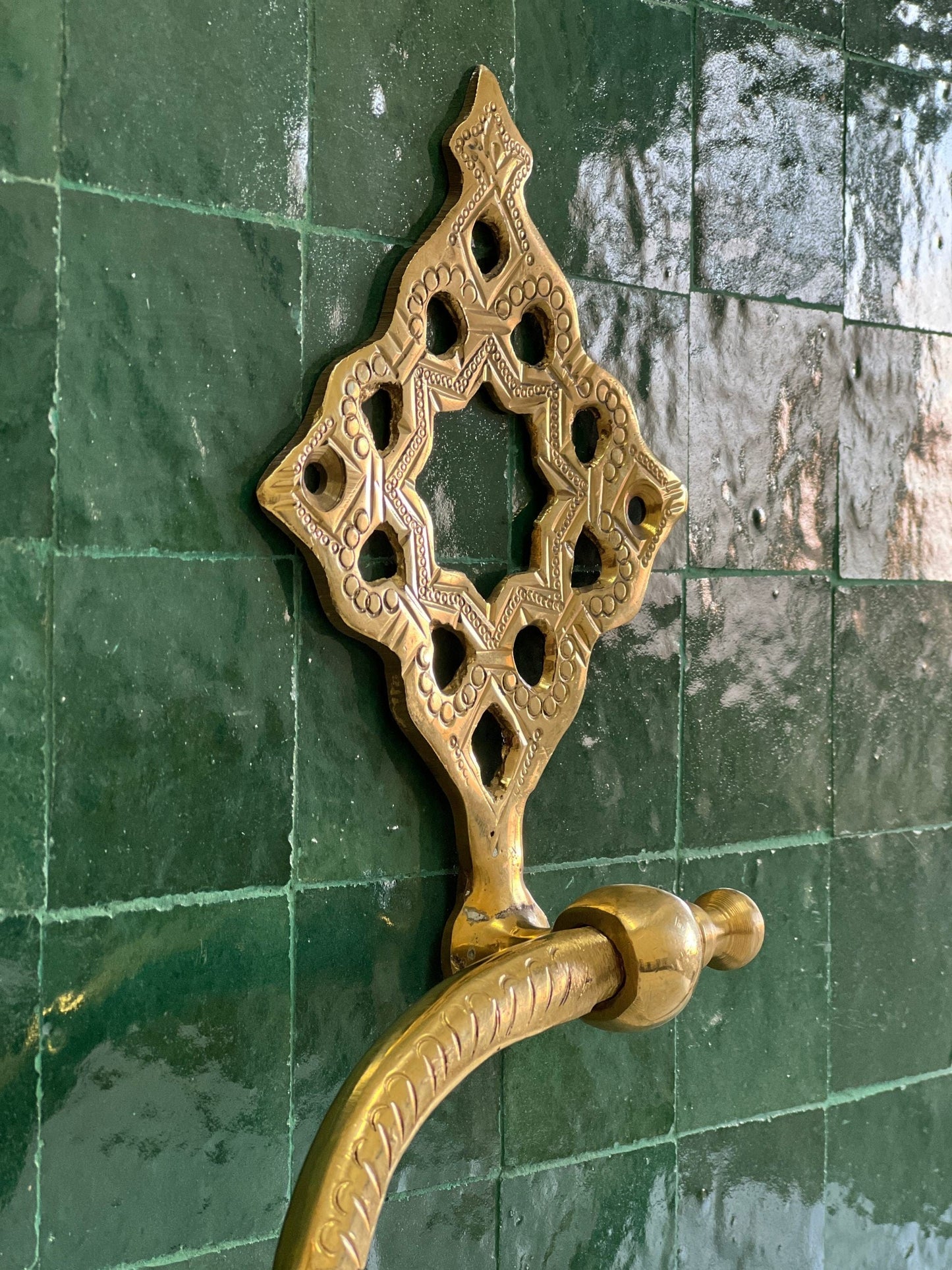 Hand towel holder