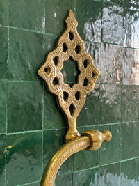 Hand towel holder