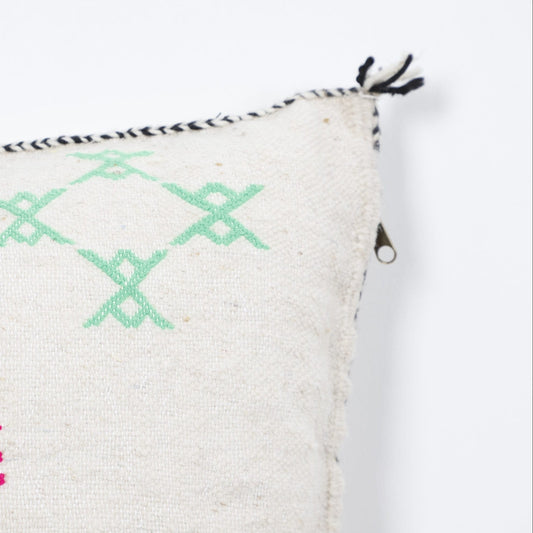 Handcrafted Moroccan Kilim Pillow Cover – Bohemian Wool Decorative Throw Pillow