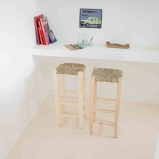 Tabouret de bar sans dossier en bois brut et corde tressée