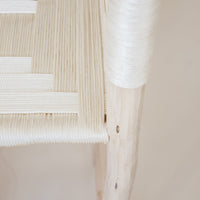 Tabouret de bar avec dossier en bois et tressage beige